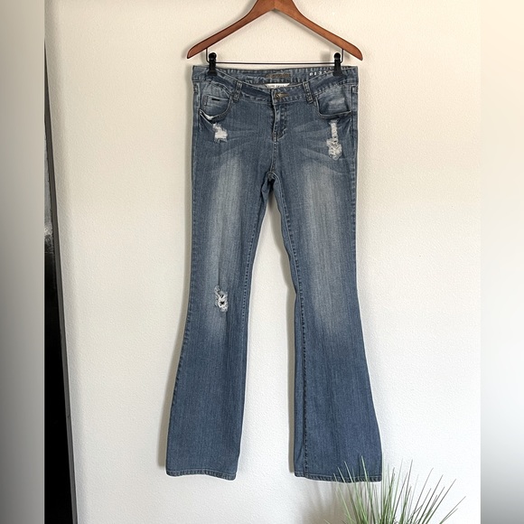 Billabong Flare Distressed Jeans, Sz 7L - Picture 1 of 13